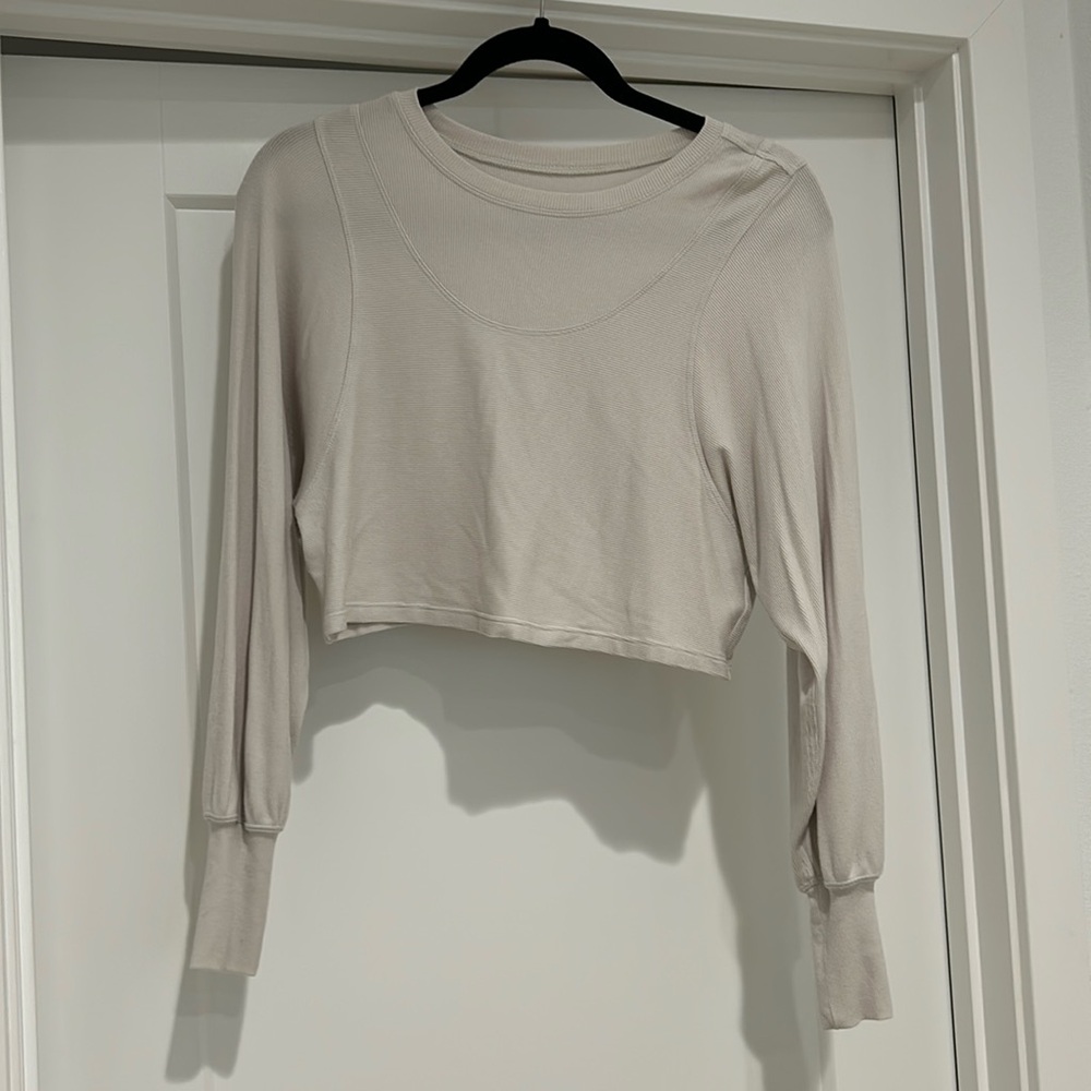 lululemon Cropped Balloon Sleeved Neutral top